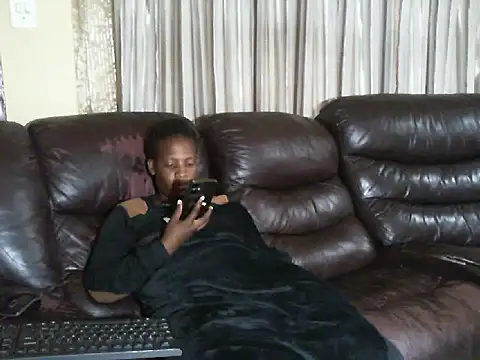 Snapshot of Sky-Diamond chatting on April 13, 2026, 7:34 am Sky-Diamond online show from April 13, 2026, 7:34 am