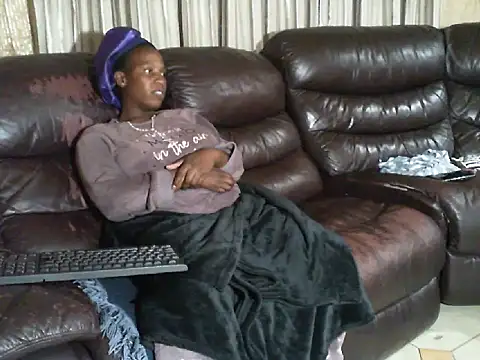 Snapshot of Sky-Diamond chatting on April 7, 2026, 9:05 pm Sky-Diamond online show from April 7, 2026, 9:05 pm