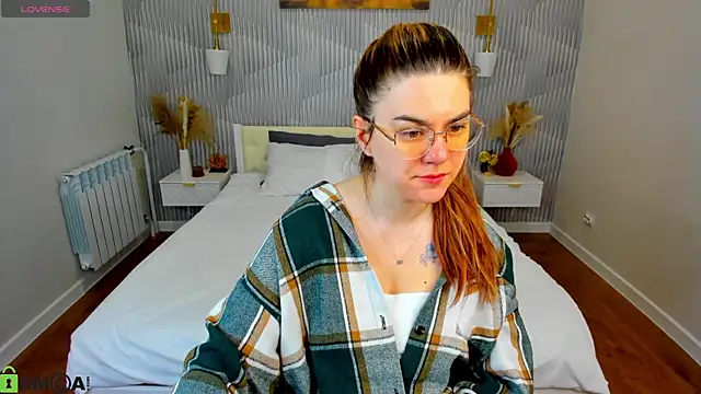 zoe j0y online show from March 17, 2026, 2:03 am