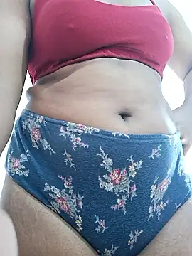 Snapshot of Queen_Saara chatting on February 22, 2026, 10:28 am Queen Saara online show from February 22, 2026, 10:28 am