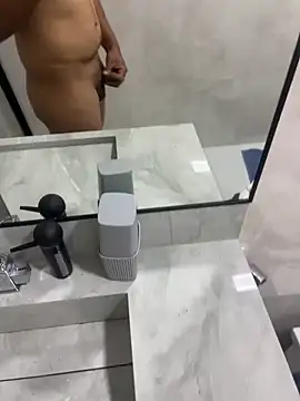 Snapshot of twink231 chatting on April 7, 2026, 12:01 am twink231 online show from April 7, 2026, 12:01 am
