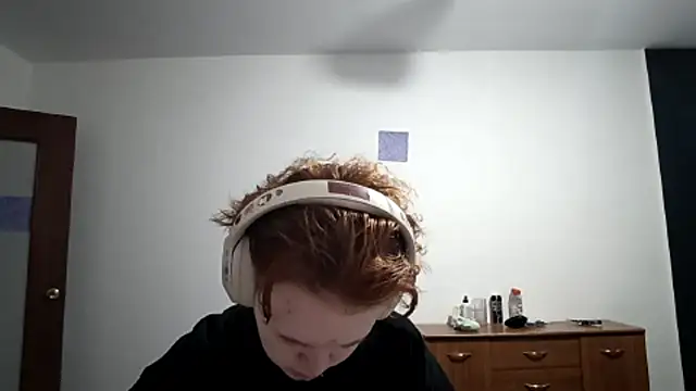 CurlaPettyBom online show from March 15, 2026, 9:16 am