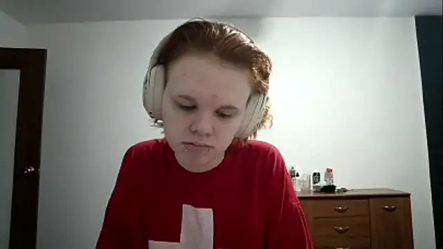 CurlaPettyBom online show from March 14, 2026, 9:04 am