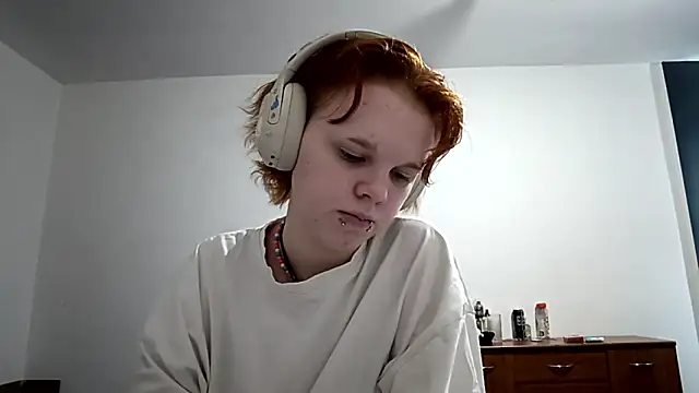 CurlaPettyBom online show from March 7, 2026, 9:16 am