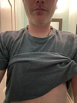 Snapshot of CunningColm chatting on March 10, 2026, 3:43 am CunningColm online show from March 10, 2026, 3:43 am