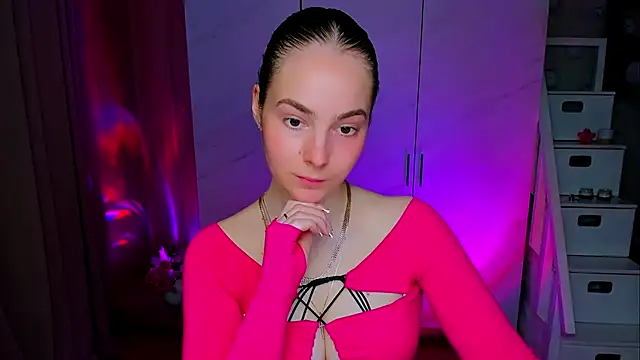 Snapshot of Maddy_Wood_ chatting on May 11, 2026, 2:45 pm Maddy Wood online show from May 11, 2026, 2:45 pm