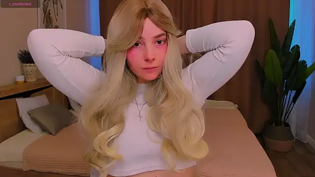 Maddy Wood  online show from February 20, 2026, 3:03 pm