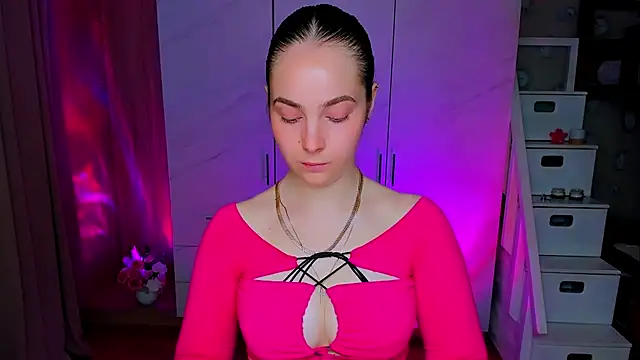 Snapshot of Maddy_Wood_ chatting on May 11, 2026, 2:18 pm Maddy Wood online show from May 11, 2026, 2:18 pm