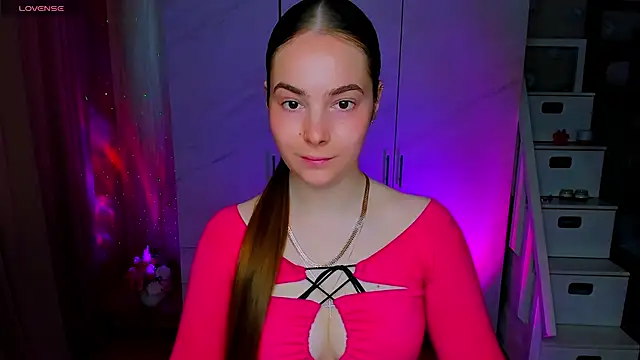 Snapshot of Maddy_Wood_ chatting on May 19, 2026, 9:27 am Maddy Wood online show from May 19, 2026, 9:27 am