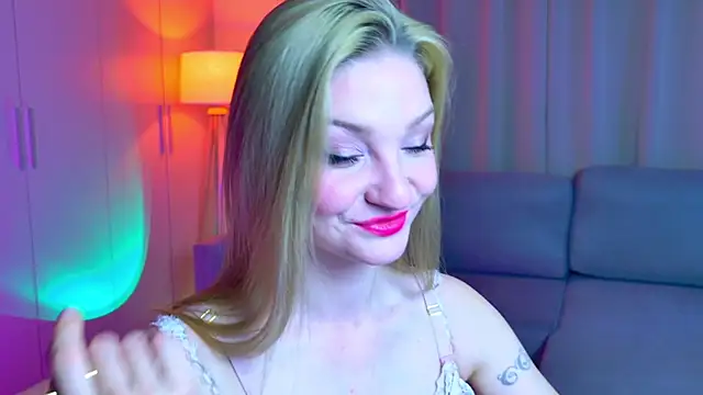 Snapshot of Vienna_Lioren chatting on June 7, 2026, 7:35 am Vienna Lioren online show from June 7, 2026, 7:35 am
