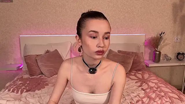 Kellris online show from March 25, 2026, 3:33 pm