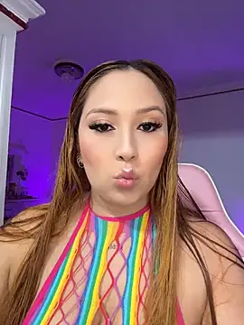 Kiarhatrixie1 online show from April 29, 2026, 5:06 pm