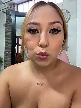 Snapshot of Kiarhatrixie1 chatting on March 7, 2026, 6:02 pm Kiarhatrixie1 online show from March 7, 2026, 6:02 pm