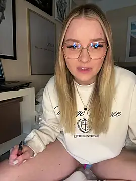 Snapshot of melanieTesss chatting on March 28, 2026, 12:06 pm melanieTesss online show from March 28, 2026, 12:06 pm