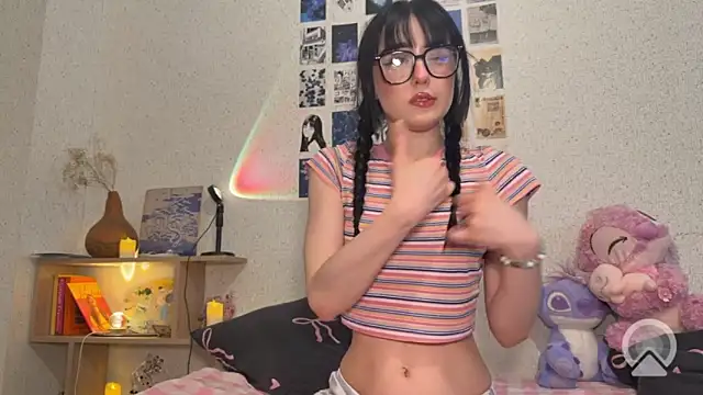 alicelanei online show from April 2, 2026, 12:07 am