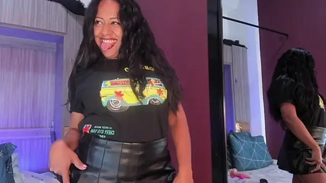 AllieBennet online show from April 21, 2026, 7:42 pm