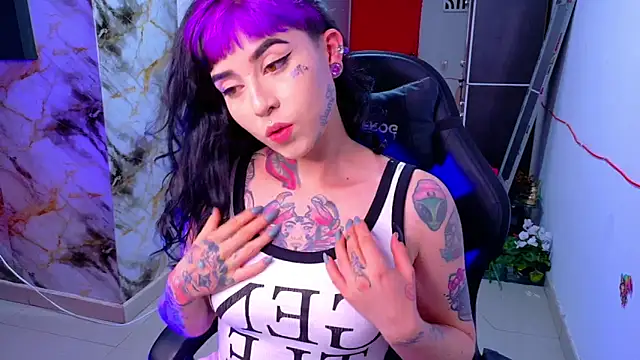 Snapshot of nova_kitttyy chatting on April 29, 2026, 5:33 am nova kitttyy online show from April 29, 2026, 5:33 am
