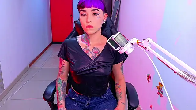 Snapshot of nova_kitttyy chatting on April 26, 2026, 1:25 am nova kitttyy online show from April 26, 2026, 1:25 am