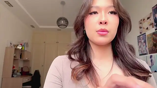 Snapshot of HannaOreo chatting on April 13, 2026, 7:34 am HannaOreo online show from April 13, 2026, 7:34 am