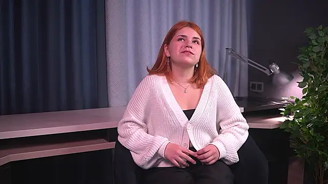 JamieBugna online show from February 18, 2026, 3:59 am