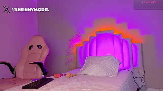 Sheinny brown1 online show from February 27, 2026, 8:08 pm