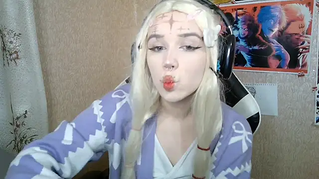 Snapshot of MilaTyan chatting on April 8, 2026, 4:08 pm MilaTyan online show from April 8, 2026, 4:08 pm
