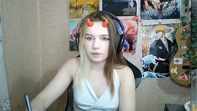 Snapshot of MilaTyan chatting on April 18, 2026, 5:15 pm MilaTyan online show from April 18, 2026, 5:15 pm