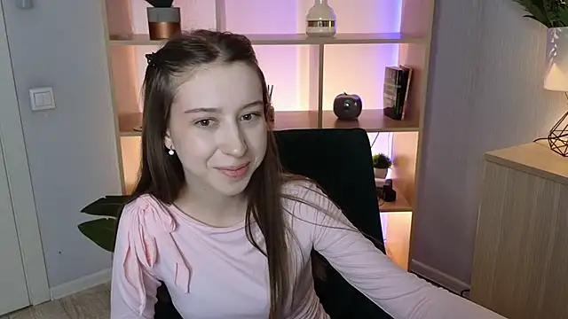 DonyaPadalecki online show from February 17, 2026, 2:58 pm