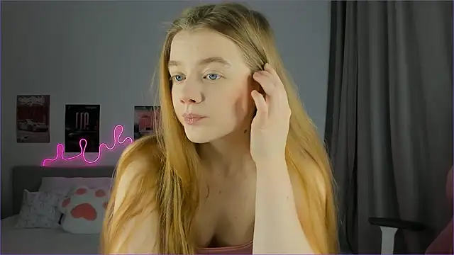 Snapshot of EvaRaee chatting on March 24, 2026, 3:39 am EvaRaee online show from March 24, 2026, 3:39 am