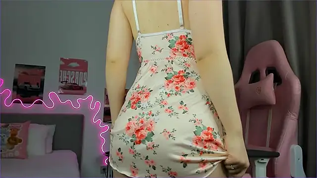 Snapshot of EvaRaee chatting on March 22, 2026, 3:32 am EvaRaee online show from March 22, 2026, 3:32 am