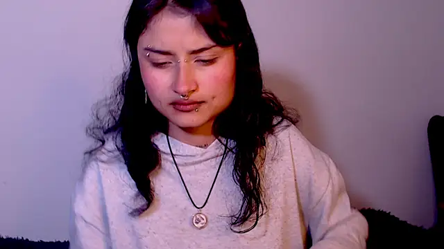 Snapshot of Lili__Clan chatting on February 27, 2026, 1:39 am Lili Clan online show from February 27, 2026, 1:39 am