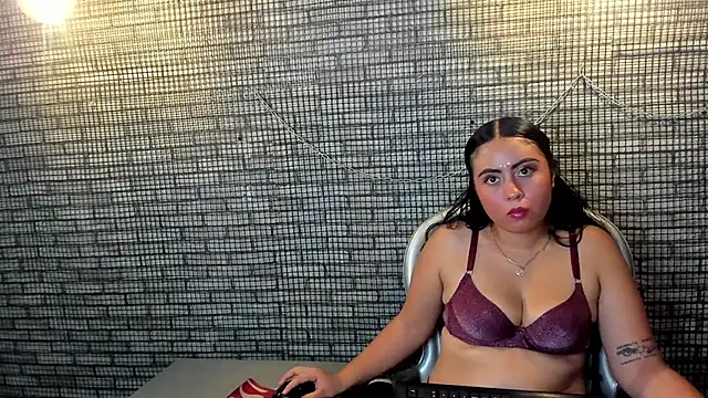 Snapshot of hillary_bigbutt chatting on March 29, 2026, 4:47 am hillary bigbutt online show from March 29, 2026, 4:47 am