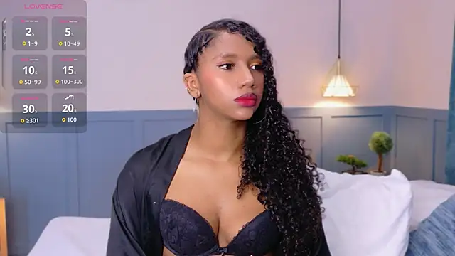 Snapshot of Chloe-Rose- chatting on April 23, 2026, 4:52 am Chloe-Rose- online show from April 23, 2026, 4:52 am