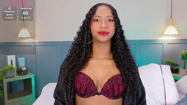 Snapshot of Chloe-Rose- chatting on April 27, 2026, 6:00 am Chloe-Rose- online show from April 27, 2026, 6:00 am