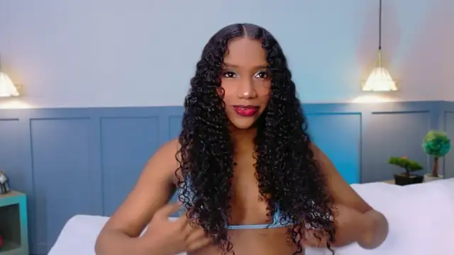 Snapshot of Chloe-Rose- chatting on April 19, 2026, 4:46 am Chloe-Rose- online show from April 19, 2026, 4:46 am