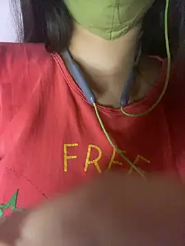Snapshot of roshni_malhotra chatting on April 17, 2026, 8:11 pm roshni malhotra online show from April 17, 2026, 8:11 pm