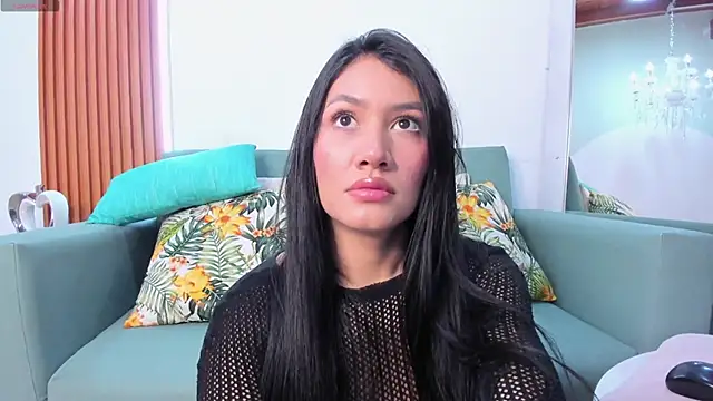 Violett Rosse  online show from March 3, 2026, 2:57 pm