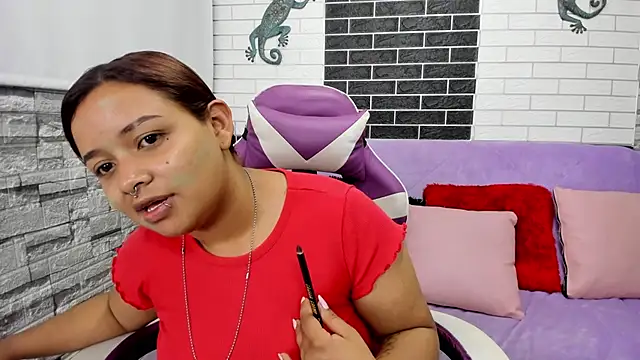 Sienna Lux01 online show from March 6, 2026, 11:16 am