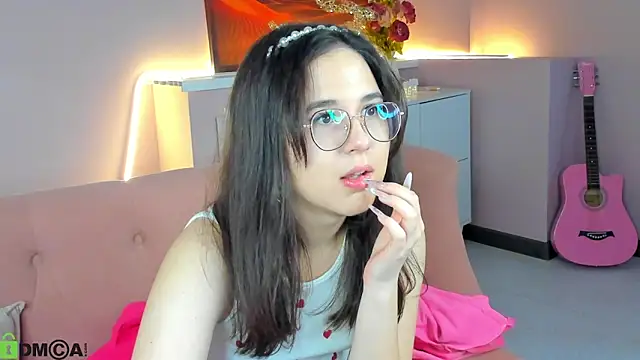 Snapshot of leylamirage chatting on April 10, 2026, 12:56 pm leylamirage online show from April 10, 2026, 12:56 pm