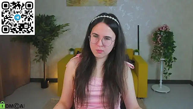 Snapshot of leylamirage chatting on March 7, 2026, 12:21 pm leylamirage online show from March 7, 2026, 12:21 pm