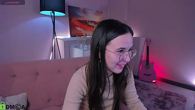 Snapshot of leylamirage chatting on March 1, 2026, 12:27 pm leylamirage online show from March 1, 2026, 12:27 pm