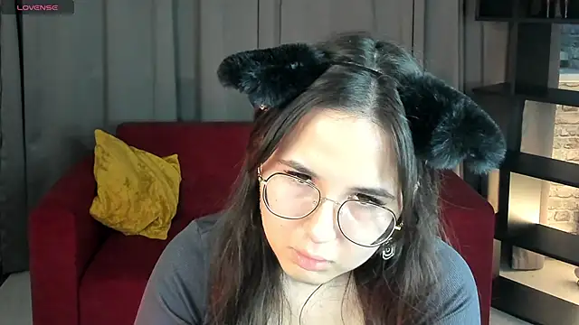 Snapshot of leylamirage chatting on April 5, 2026, 12:23 pm leylamirage online show from April 5, 2026, 12:23 pm