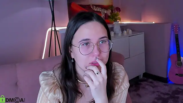 Snapshot of leylamirage chatting on March 11, 2026, 12:32 pm leylamirage online show from March 11, 2026, 12:32 pm