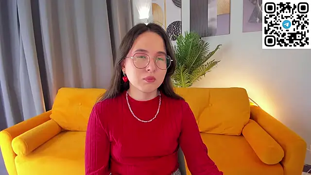 Snapshot of leylamirage chatting on May 4, 2026, 12:19 pm leylamirage online show from May 4, 2026, 12:19 pm
