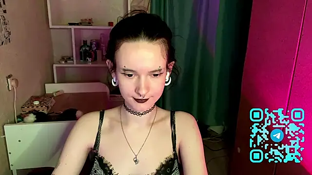 Snapshot of MabelDefina chatting on April 26, 2026, 11:40 am MabelDefina online show from April 26, 2026, 11:40 am
