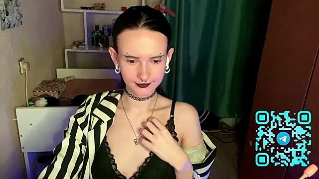 Snapshot of MabelDefina chatting on April 23, 2026, 12:29 pm MabelDefina online show from April 23, 2026, 12:29 pm