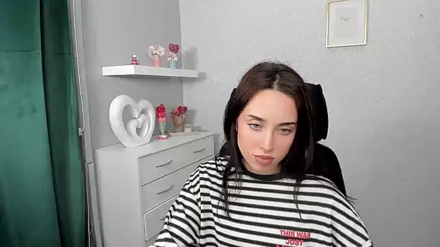 Snapshot of AdeleSolo chatting on March 30, 2026, 5:42 am AdeleSolo online show from March 30, 2026, 5:42 am