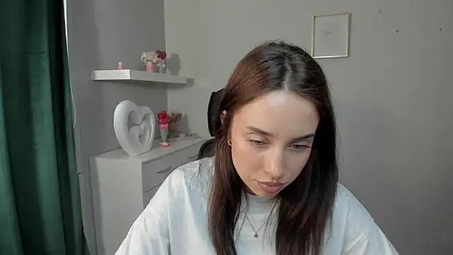 Snapshot of AdeleSolo chatting on April 30, 2026, 12:45 pm AdeleSolo online show from April 30, 2026, 12:45 pm