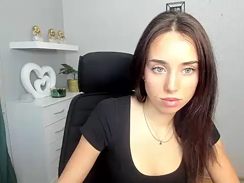 Snapshot of AdeleSolo chatting on February 24, 2026, 6:36 am AdeleSolo online show from February 24, 2026, 6:36 am