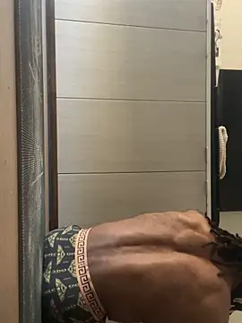 Snapshot of Kingbroxxx chatting on March 11, 2026, 11:10 pm Kingbroxxx online show from March 11, 2026, 11:10 pm